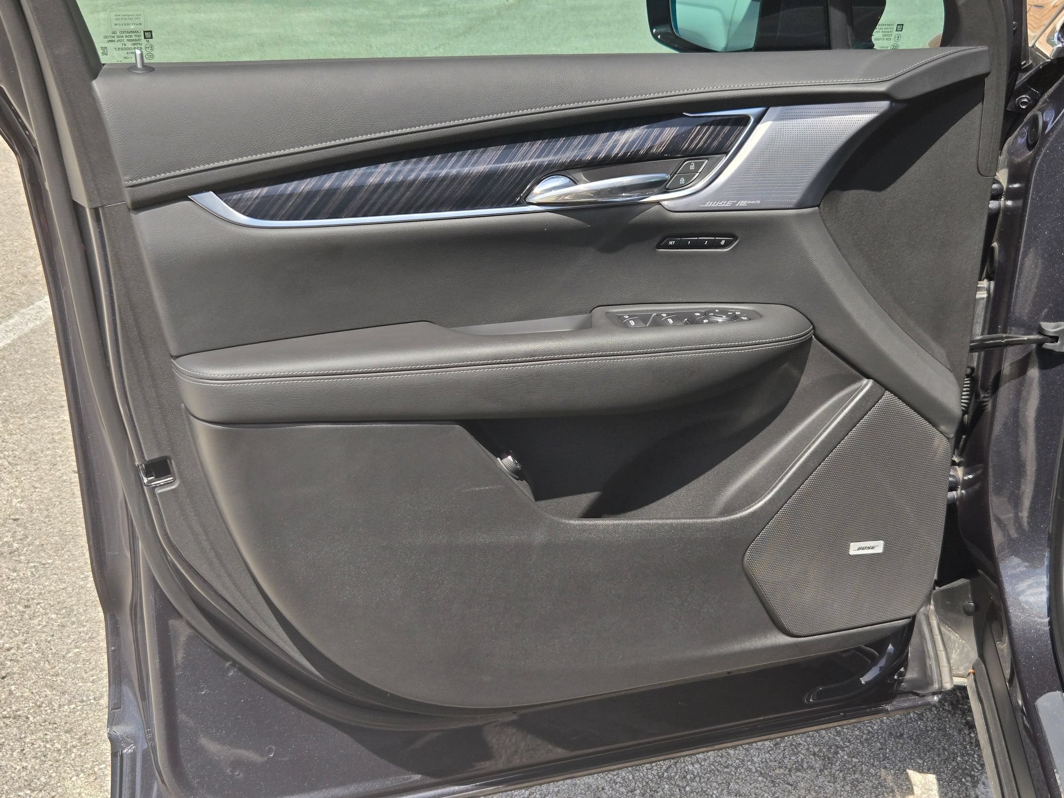 Used 2022 Cadillac XT6 Premium Luxury w/ Technology Package FWD image 11