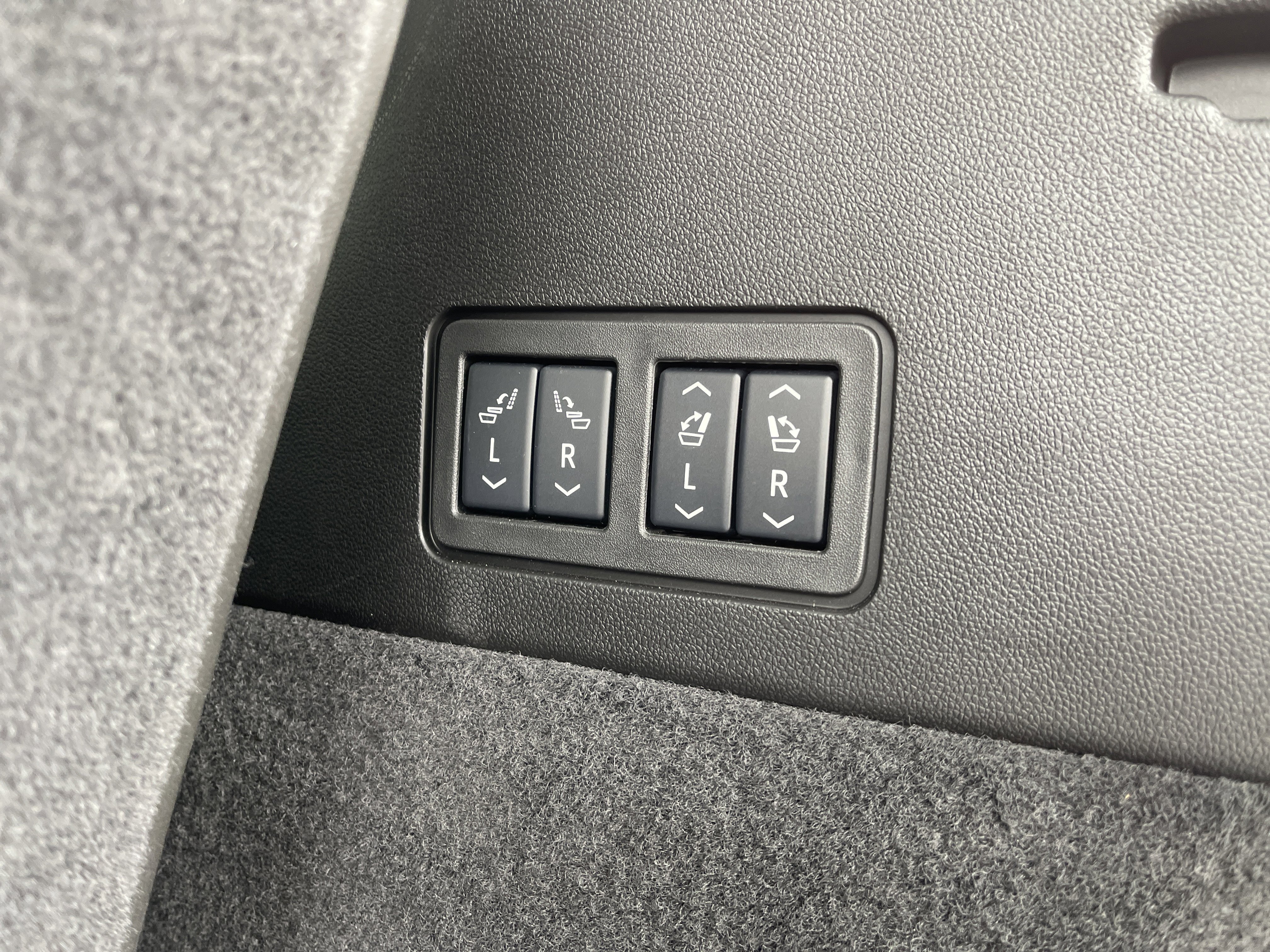 Used 2025 Cadillac XT6 Premium Luxury image 51