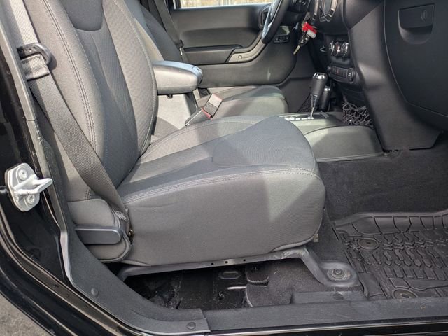 Used 2018 Jeep Wrangler Unlimited Sport S image 29