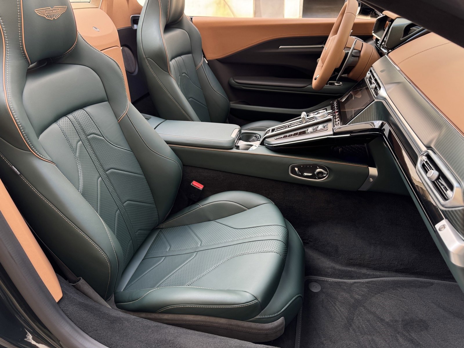 New 2026 Aston Martin V8 Vantage Coupe image 18