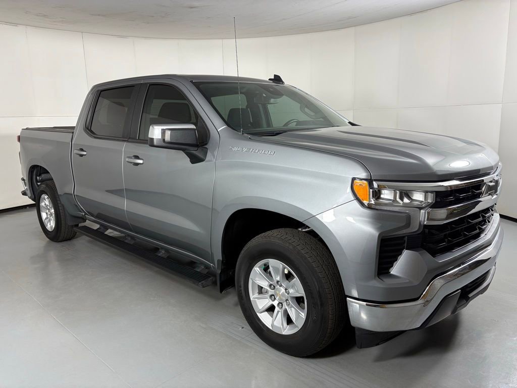 Used 2023 Chevrolet Silverado 1500 LT image 2