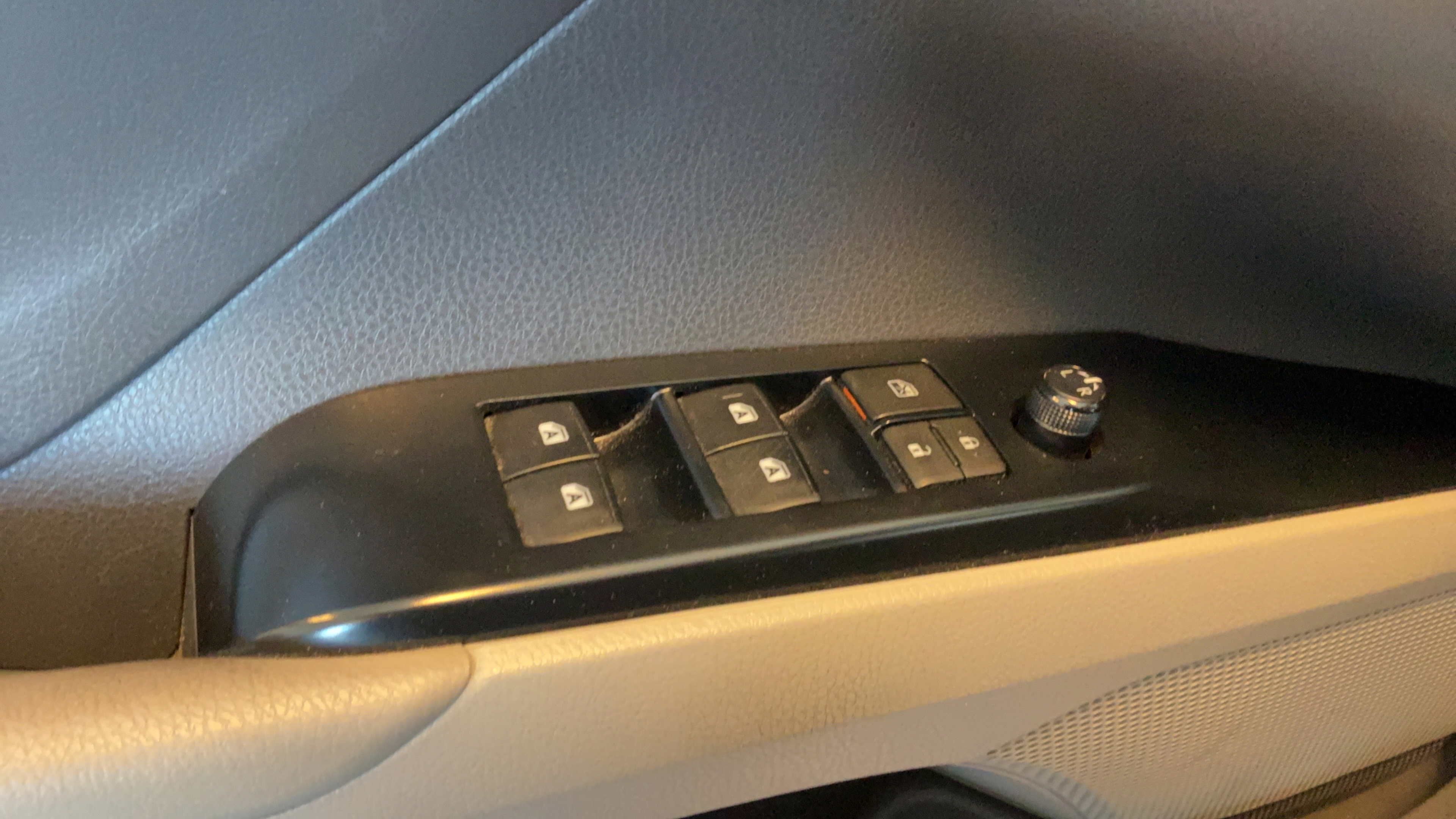 Used 2019 Toyota Camry LE FWD image 22
