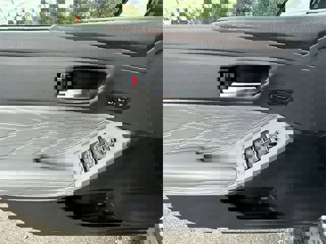 Used 2021 Toyota Avalon Limited image 19