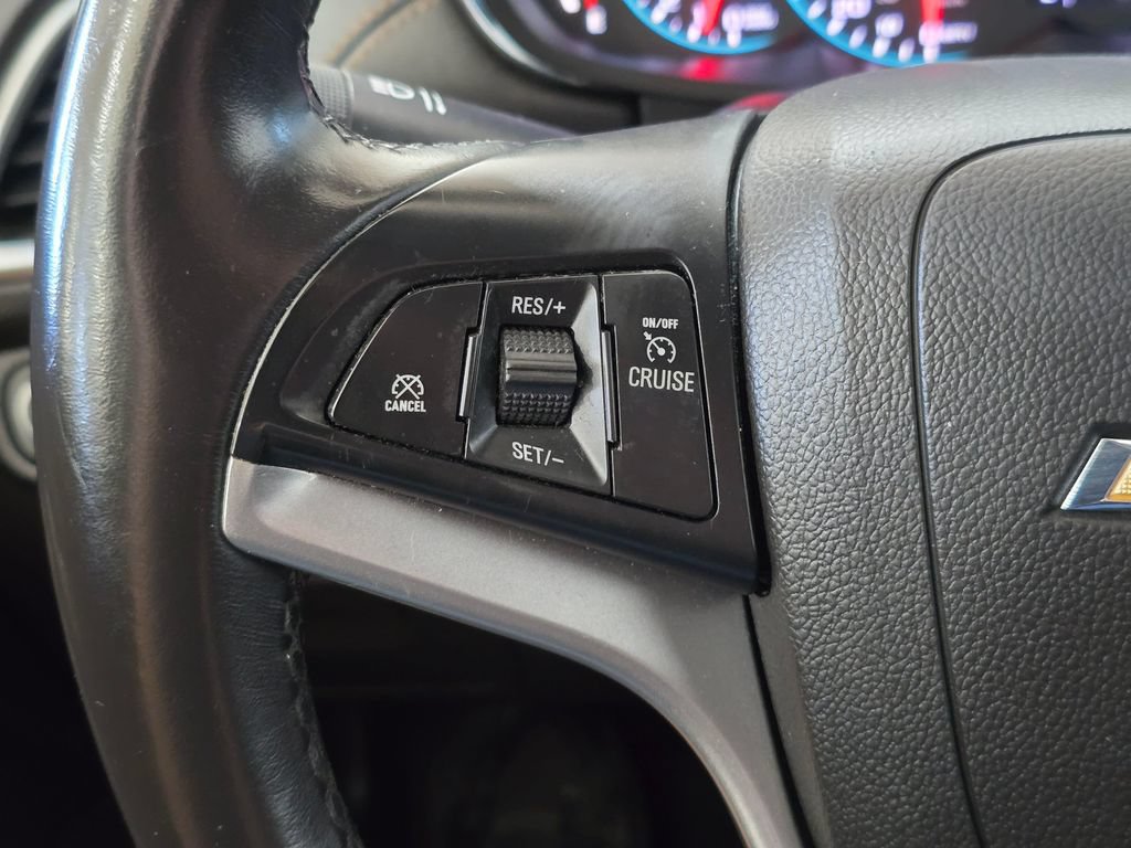 Used 2019 Chevrolet Trax LT w/ LT Convenience Package AWD/4WD image 18