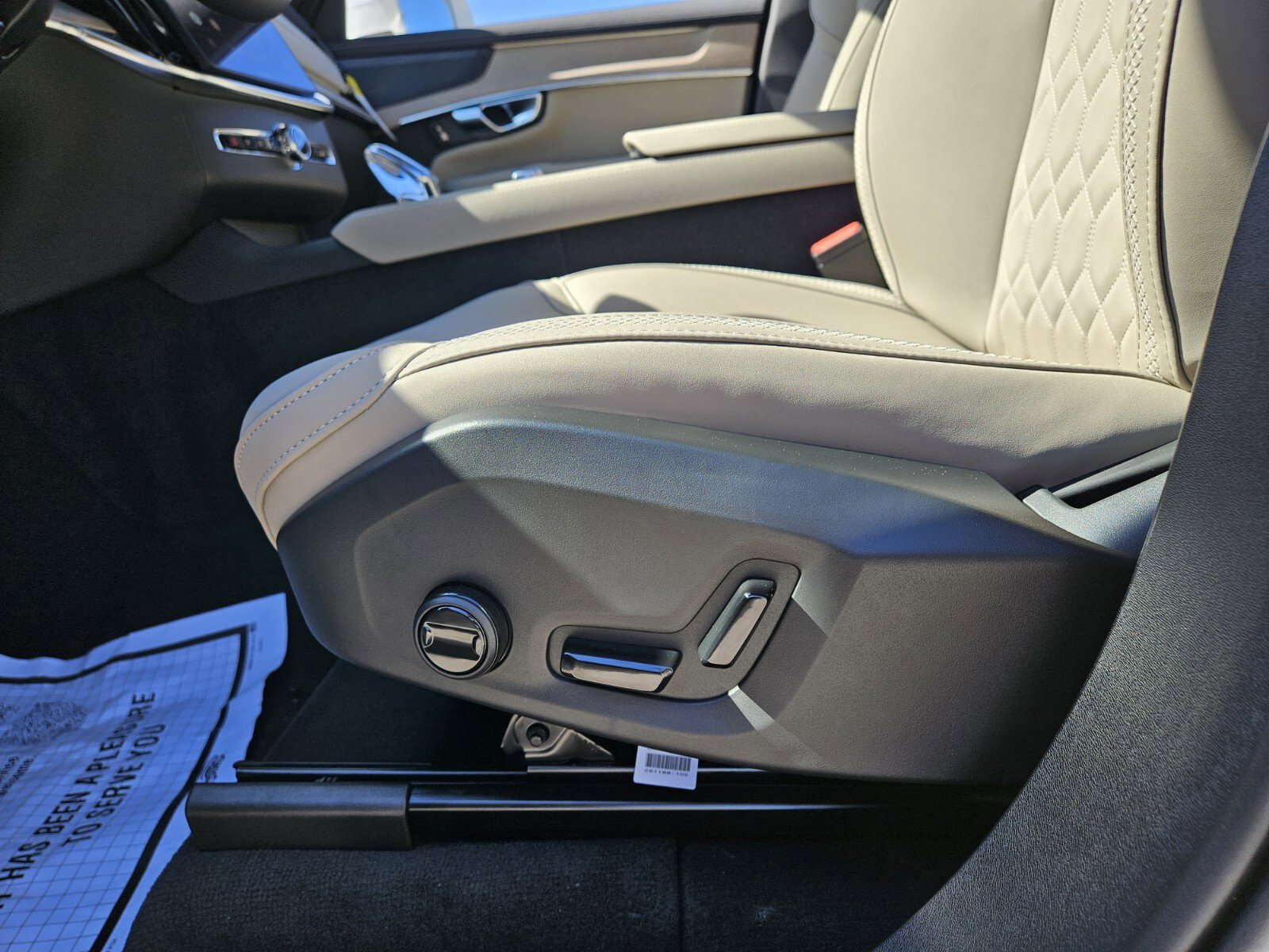 New 2026 Volvo XC90 B6 Plus w/ Protection Package Premier AWD/4WD image 7
