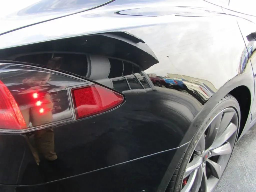 Used 2015 Tesla Model S 85D image 35