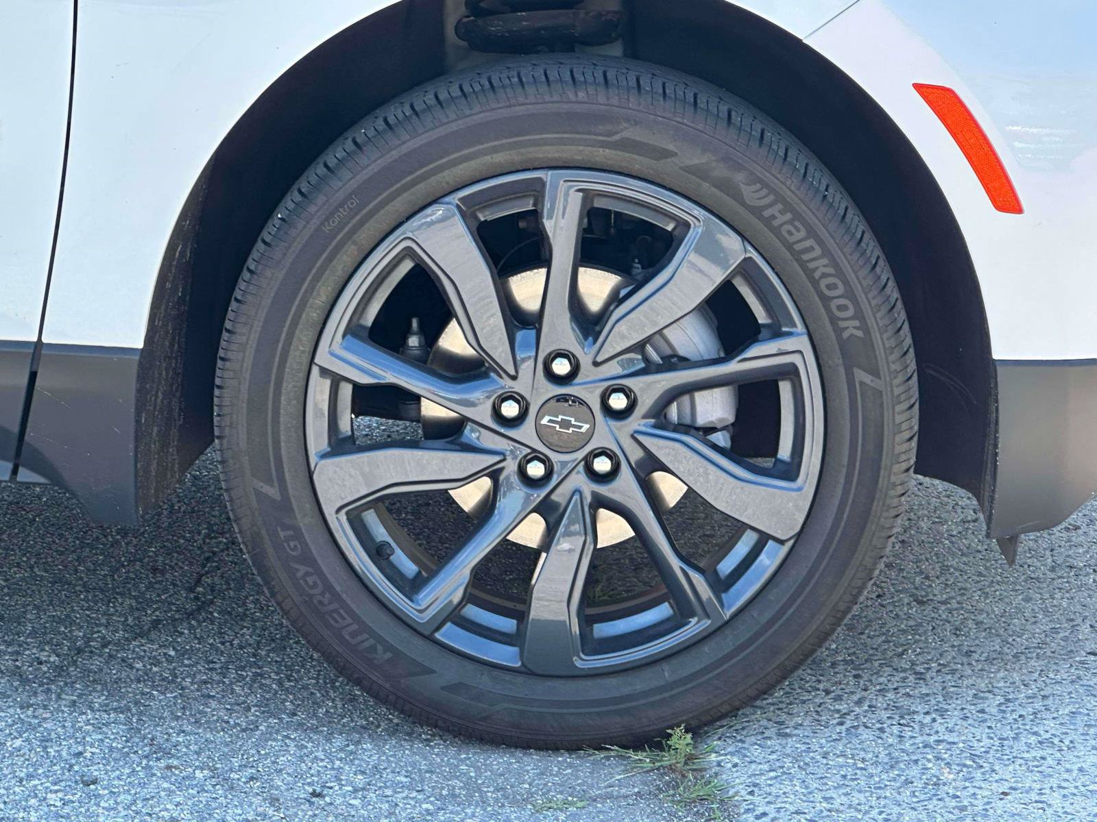 Used 2024 Chevrolet Equinox RS w/ LPO, Floor Liner Package AWD/4WD image 7