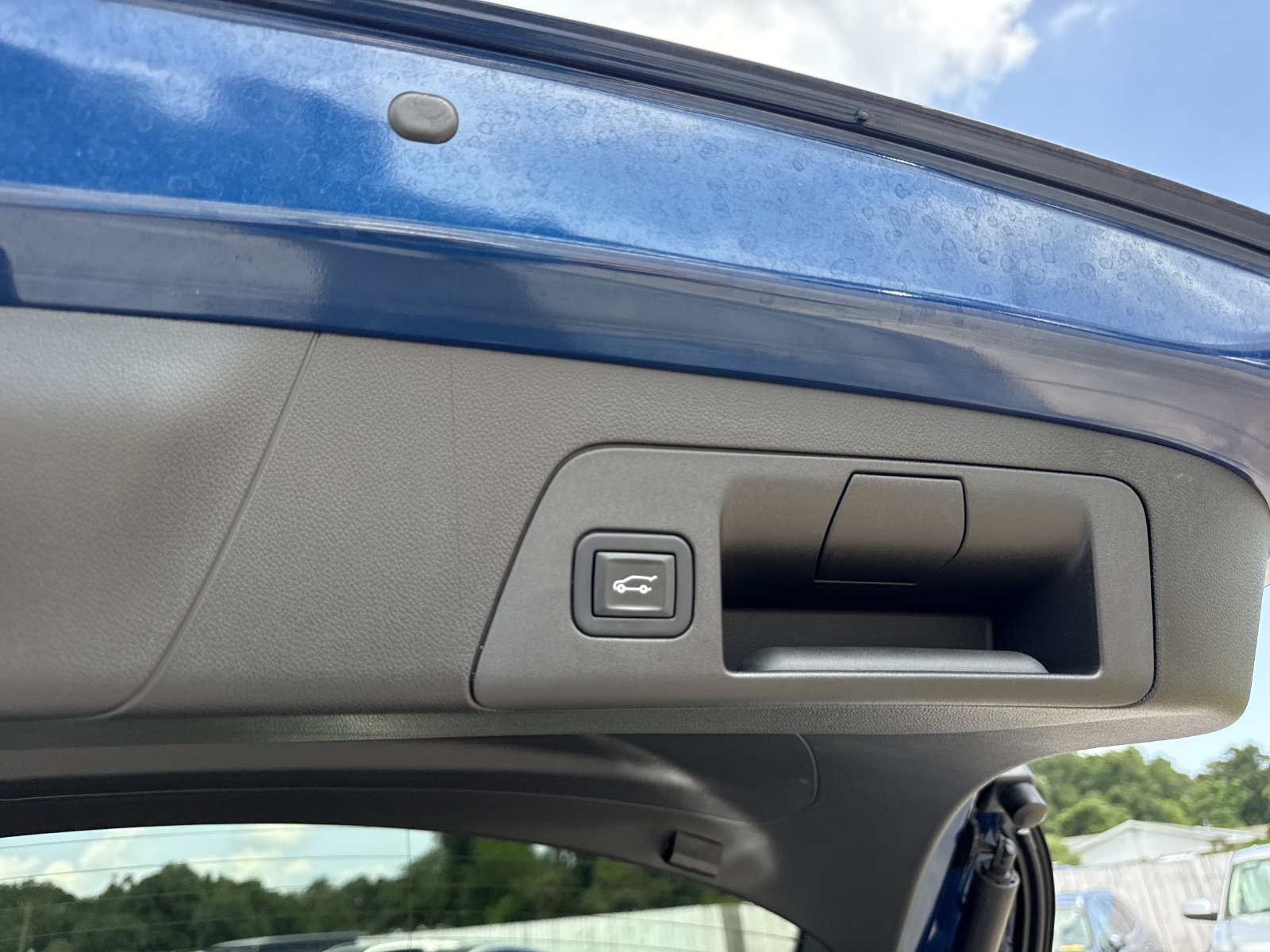Used 2022 Buick Envision Avenir w/ Technology Package II FWD image 34