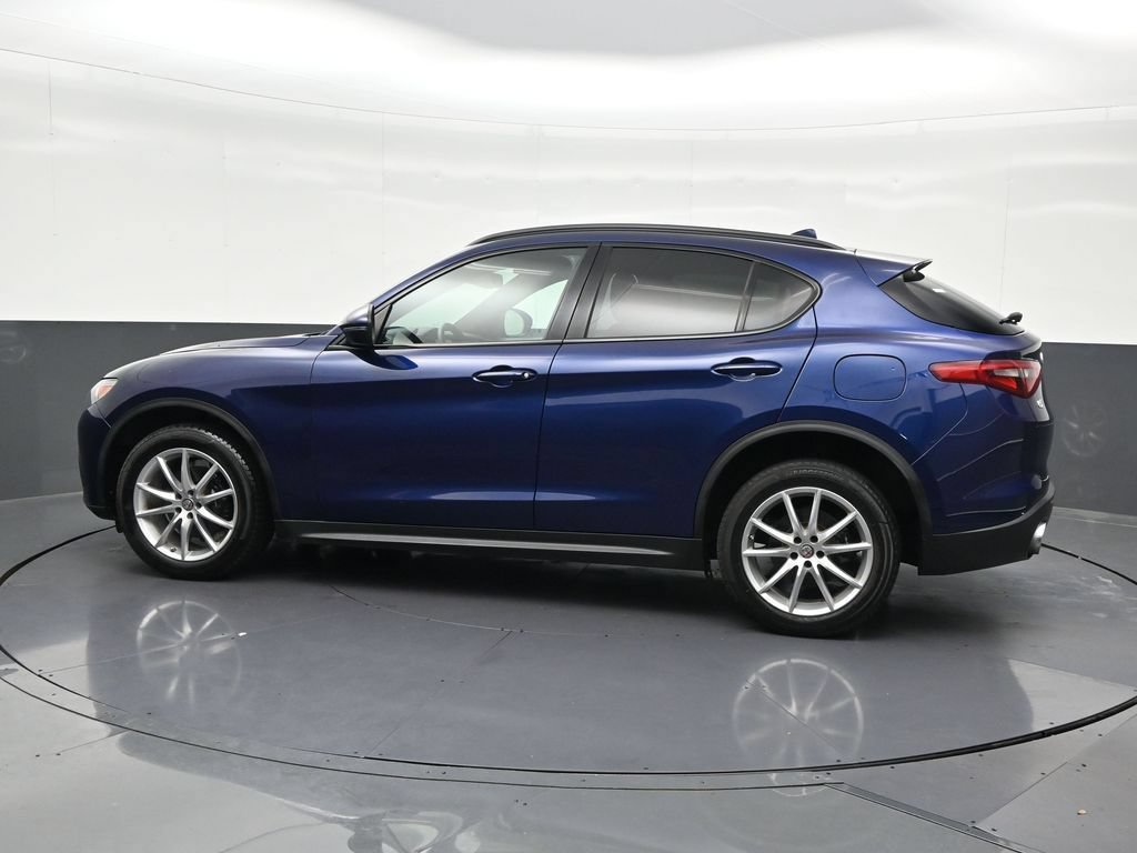 Used 2018 Alfa Romeo Stelvio Ti Sport AWD/4WD image 2