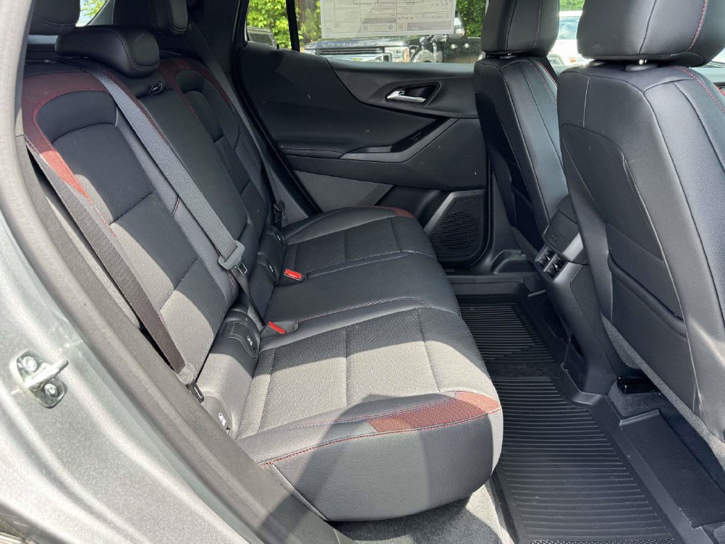 New 2026 Chevrolet Equinox RS w/ Safety and Technology Package FWD image 15