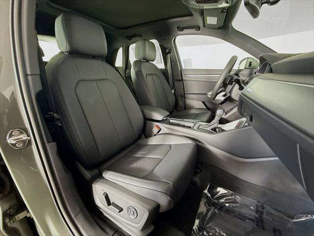 Certified 2025 Audi Q3 2.0T Premium w/ Convenience Package AWD/4WD image 28