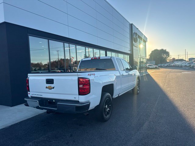 Used 2018 Chevrolet Silverado 1500 LT w/ All Star Edition AWD/4WD image 3