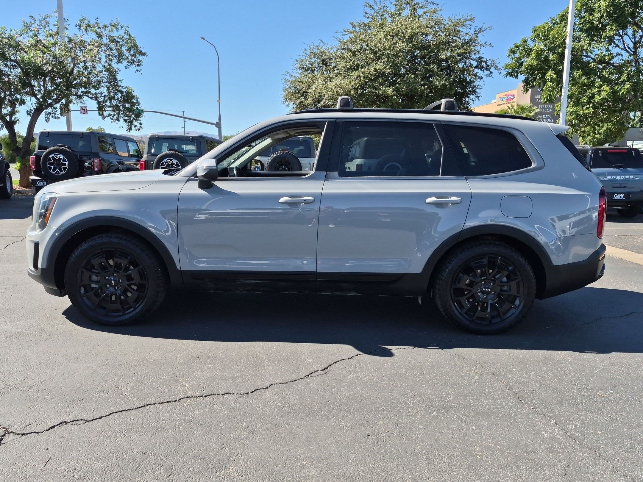 Used 2022 Kia Telluride EX w/ EX Premium Package AWD/4WD image 7