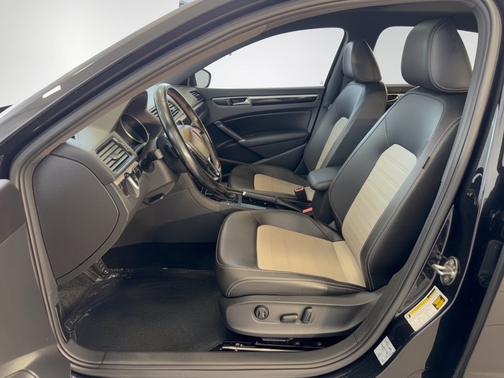 Used 2018 Volkswagen Passat 3.6 FWD image 5