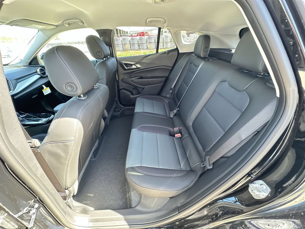 New 2026 Chevrolet Trax LT w/ LT Convenience Package FWD image 23