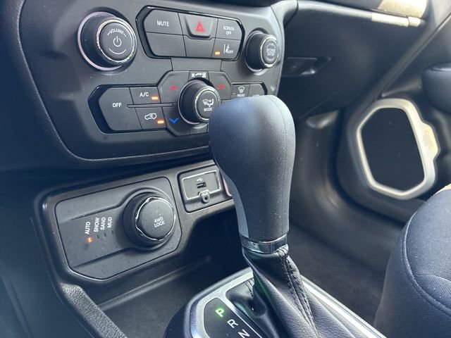 Used 2021 Jeep Renegade Latitude w/ Convenience Group image 31