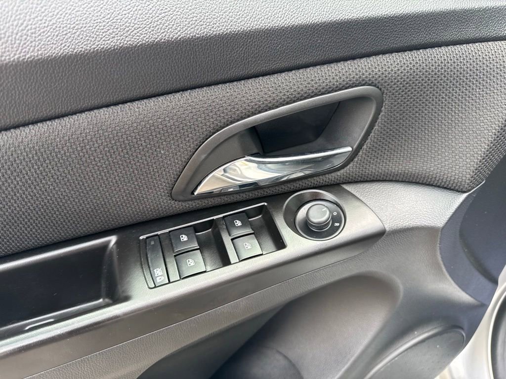 Used 2014 Chevrolet Cruze LT FWD image 14