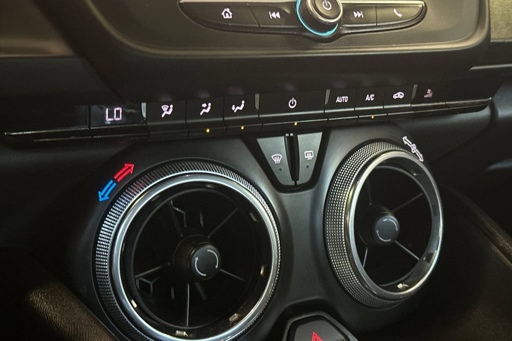 Used 2020 Chevrolet Camaro LT RWD image 19