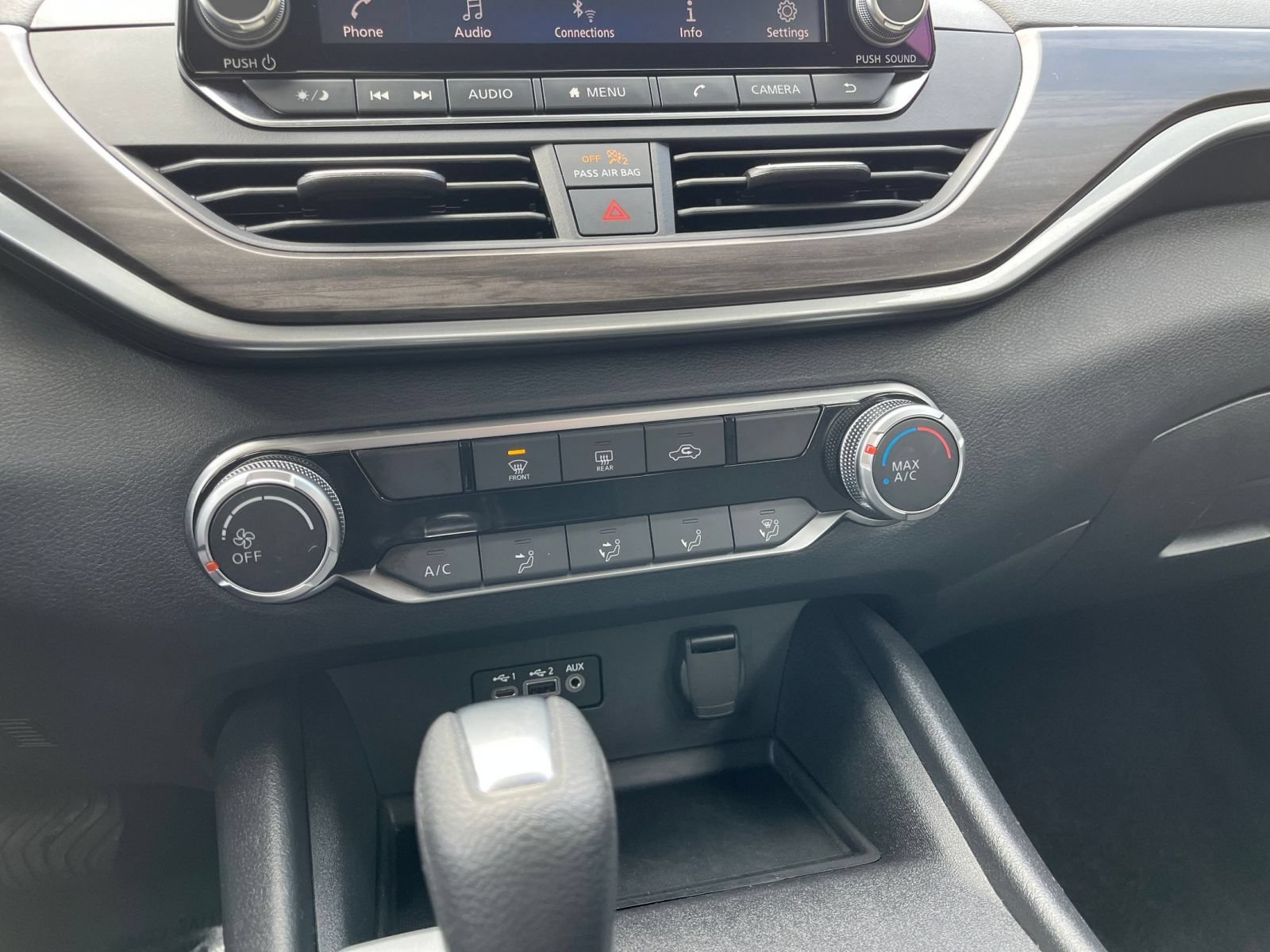 Used 2025 Nissan Altima 2.5 SV FWD image 19