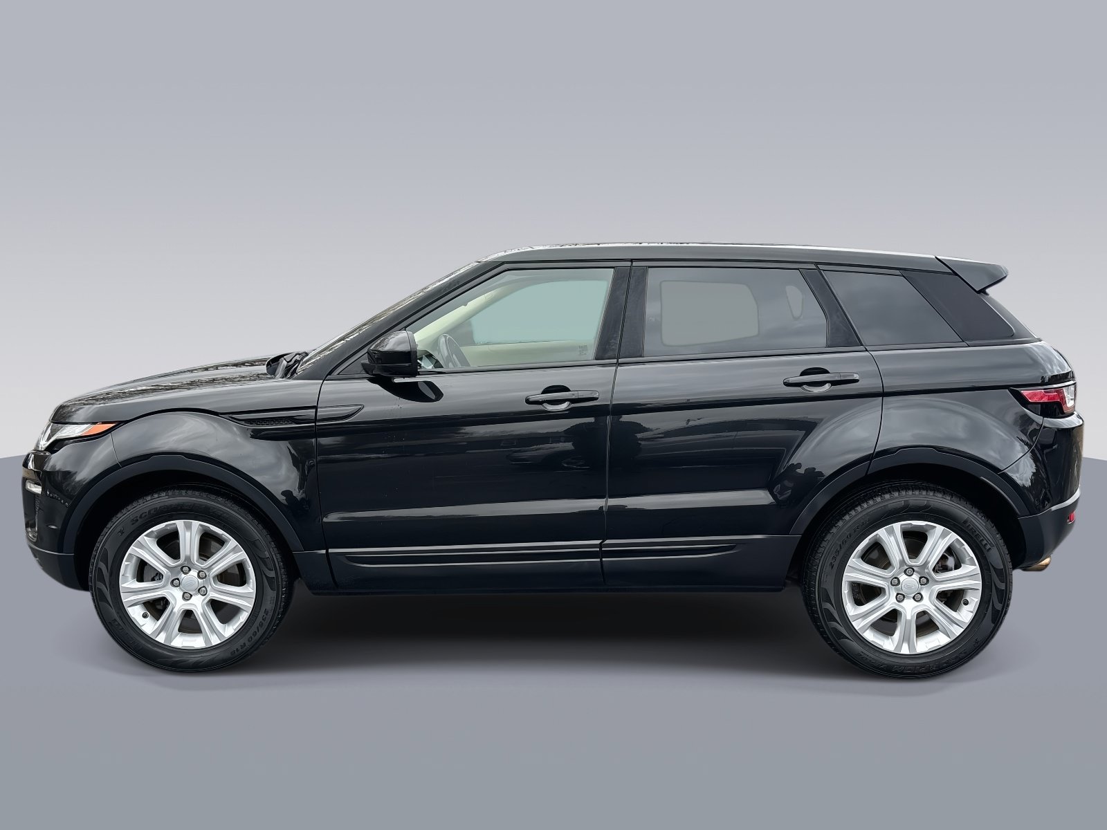 Used 2017 Land Rover Range Rover Evoque SE AWD/4WD image 6