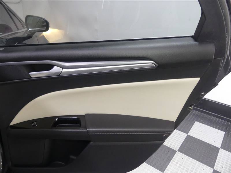 Used 2016 Ford Fusion Titanium FWD image 26