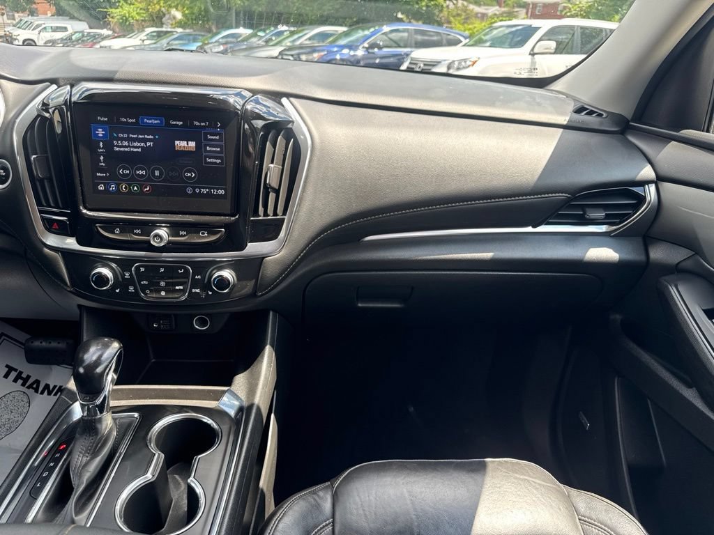 Used 2021 Chevrolet Traverse LT w/ LT Premium Package AWD/4WD image 25