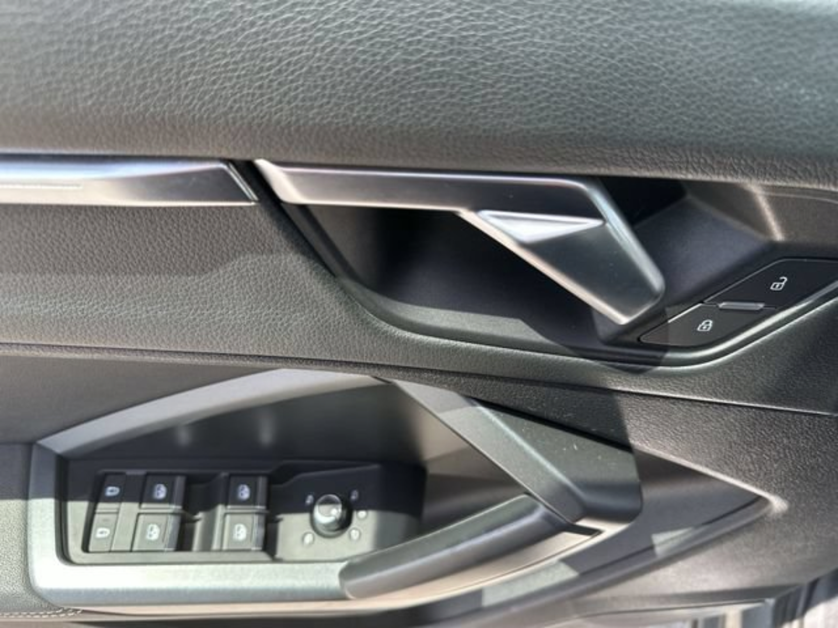 Used 2019 Audi Q3 2.0T Prestige AWD/4WD image 16