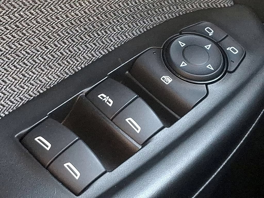 Used 2023 Chevrolet TrailBlazer LT w/ Convenience Package FWD image 23
