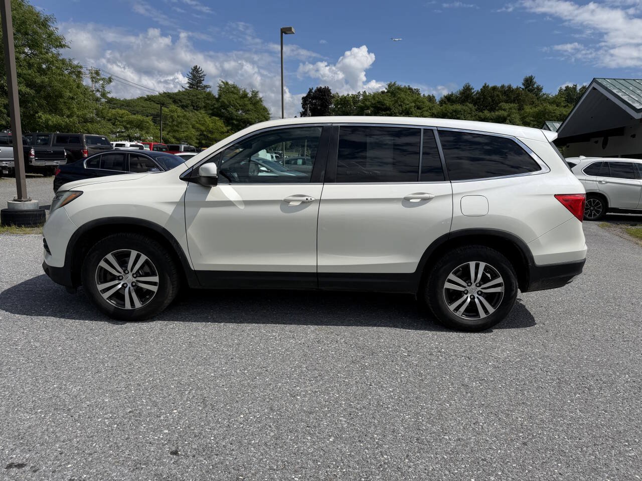 Used 2016 Honda Pilot EX image 2