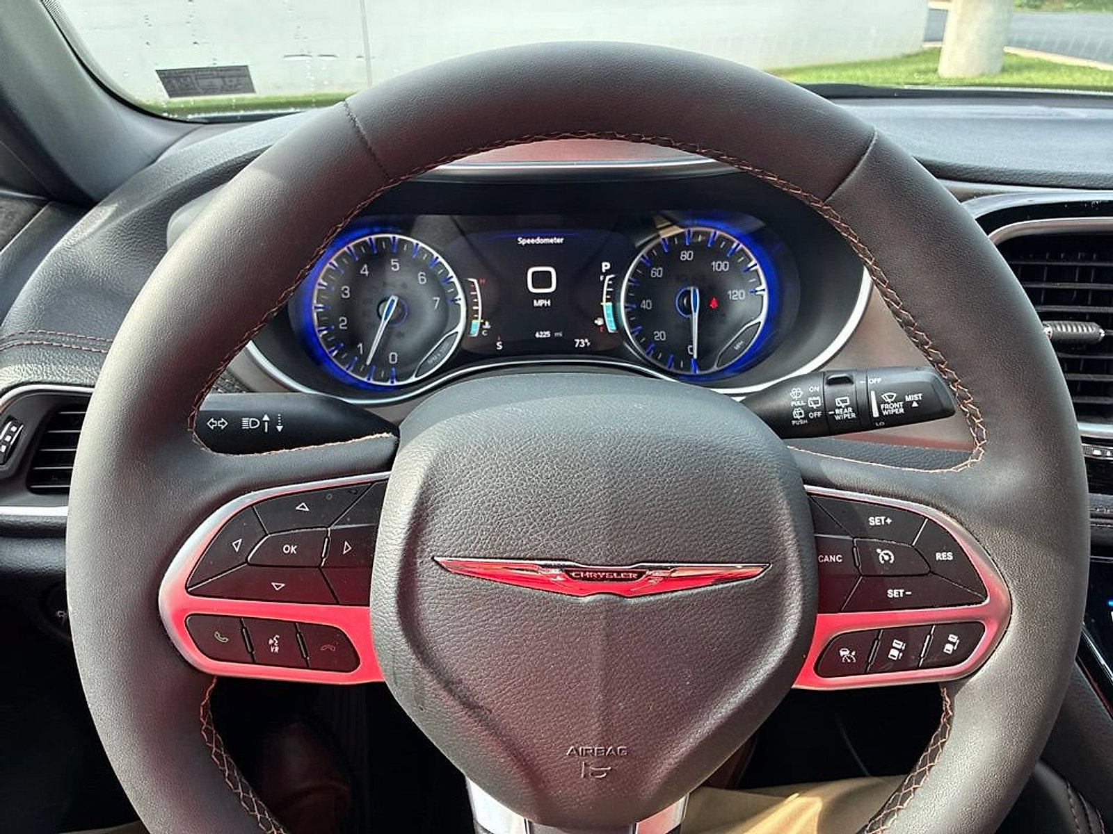 Used 2026 Chrysler Pacifica Pinnacle AWD/4WD image 3