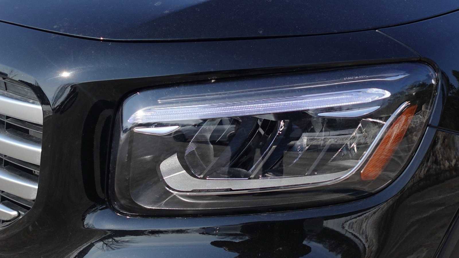 Used 2026 Mercedes-Benz GLB 250 4MATIC image 14