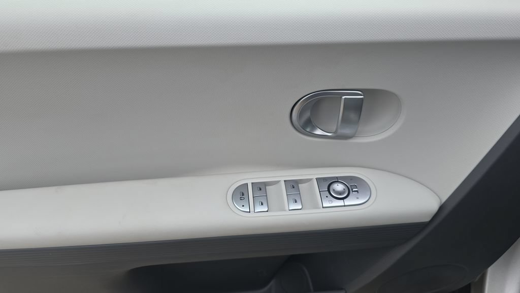 Certified 2024 Hyundai Ioniq 5 SEL AWD/4WD image 16