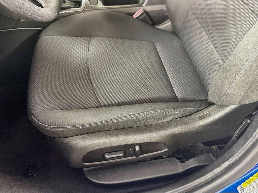 Used 2017 Chevrolet Cruze LT w/ Convenience Package FWD image 23