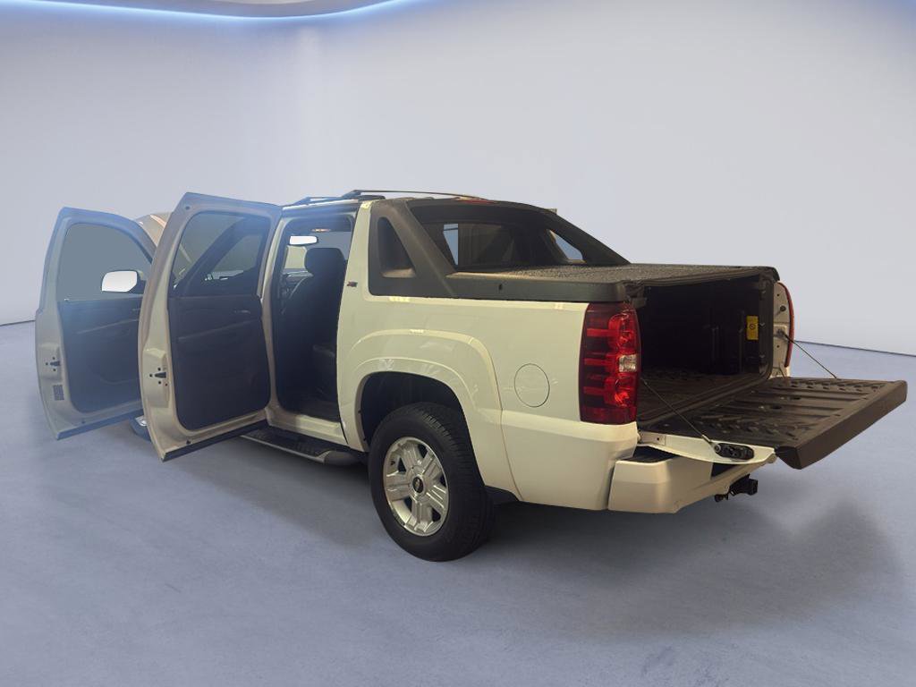 Used 2011 Chevrolet Avalanche LT w/ Luxury Package image 10
