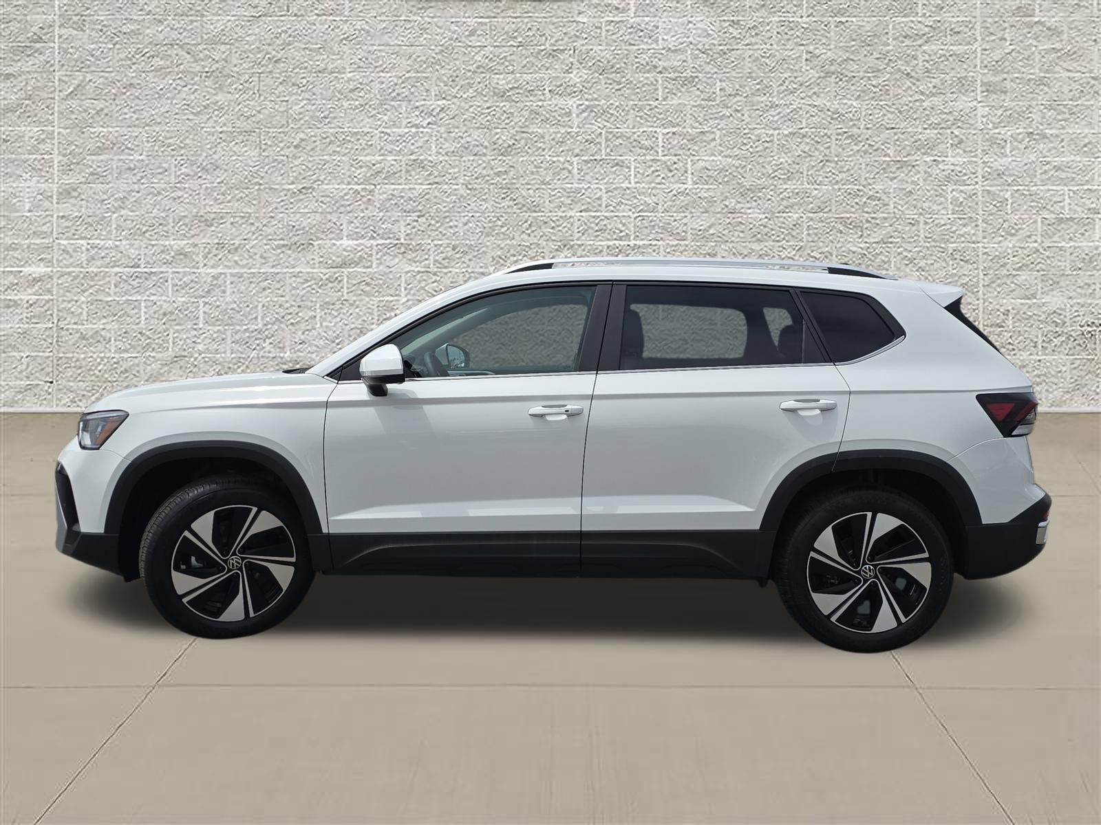 New 2026 Volkswagen Taos SE AWD/4WD image 4