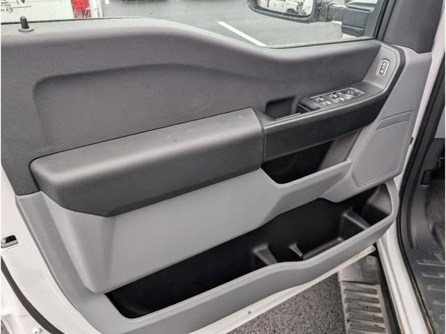 New 2025 Ford F550 4x4 Crew Cab image 15