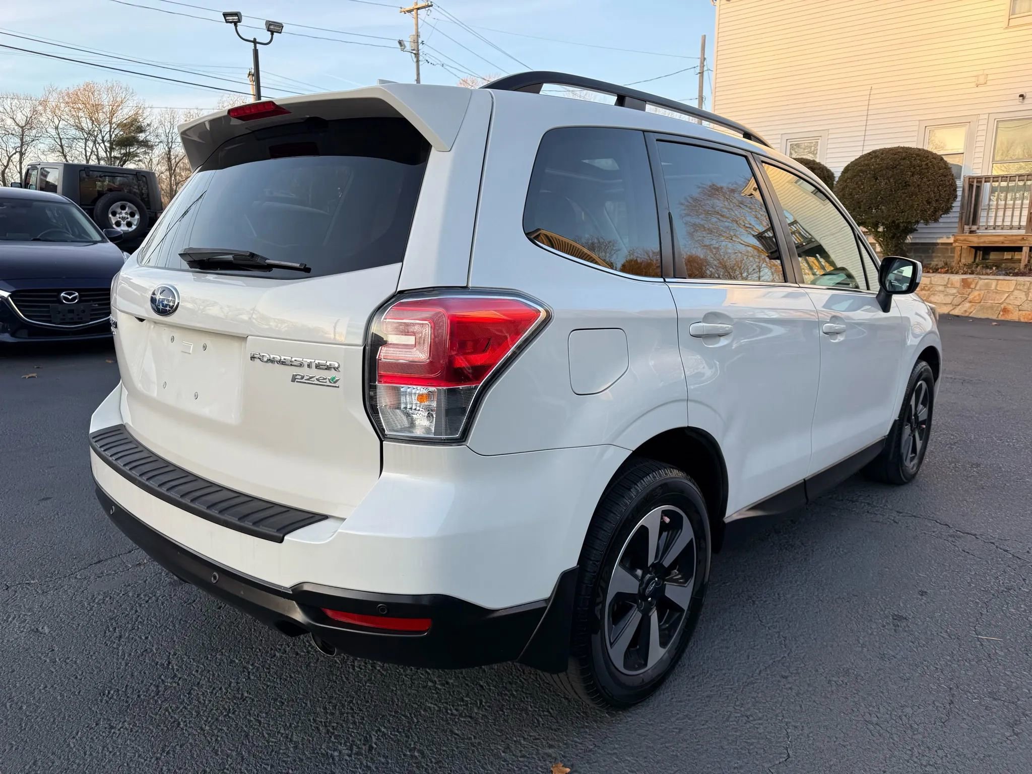 Used 2017 Subaru Forester 2.5i Limited image 7