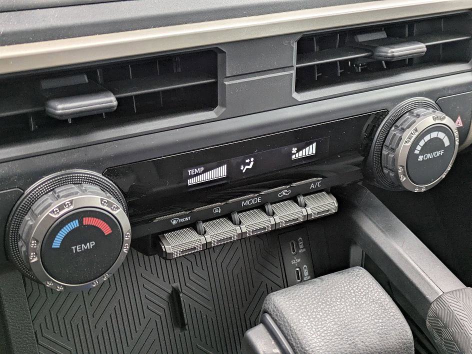 Used 2024 Toyota Tacoma SR image 20