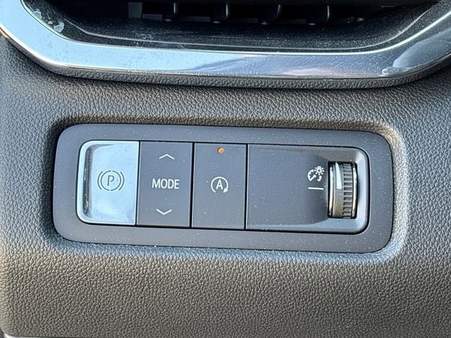 New 2025 GMC Acadia Elevation image 17