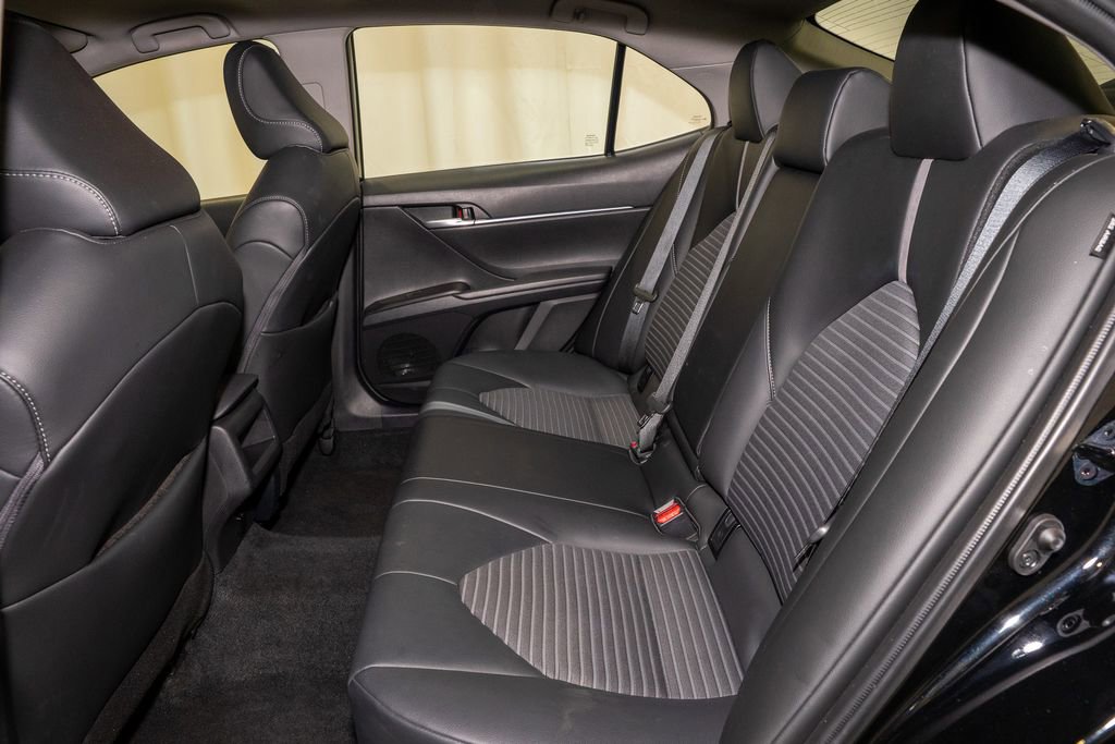 Used 2024 Toyota Camry SE image 7