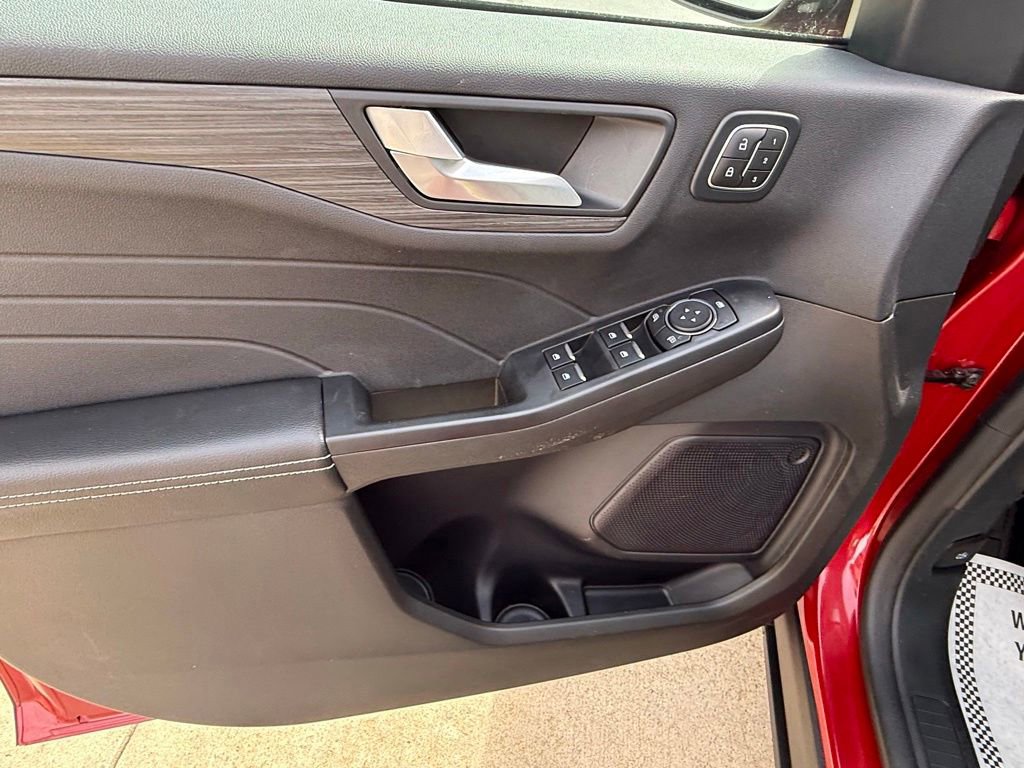 Used 2024 Ford Escape Platinum AWD/4WD image 27