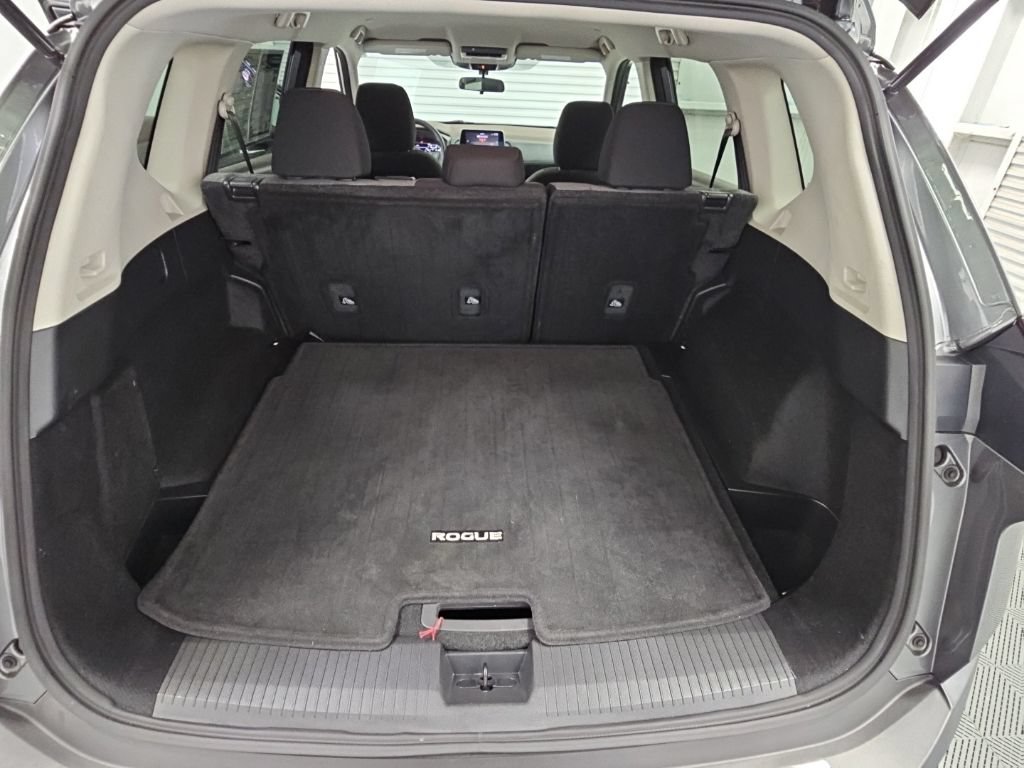 Used 2023 Nissan Rogue SV FWD image 32