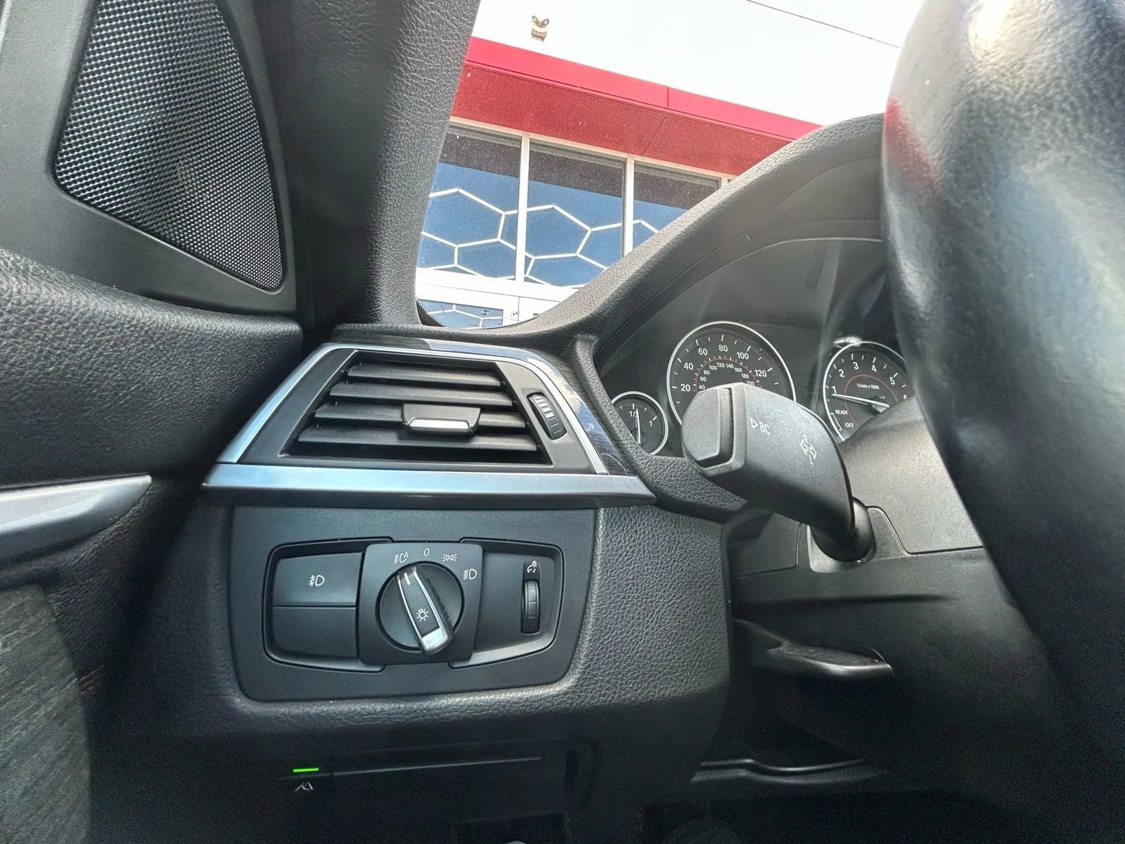 Used 2019 BMW 430i Convertible w/ Convenience Package image 16