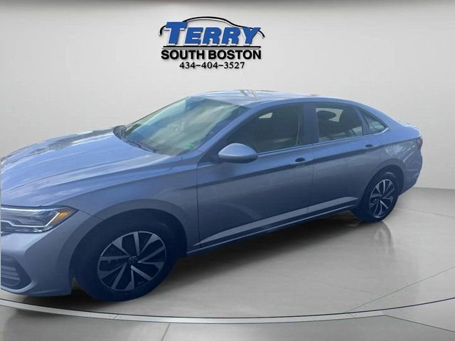 Used 2024 Volkswagen Jetta S image 4