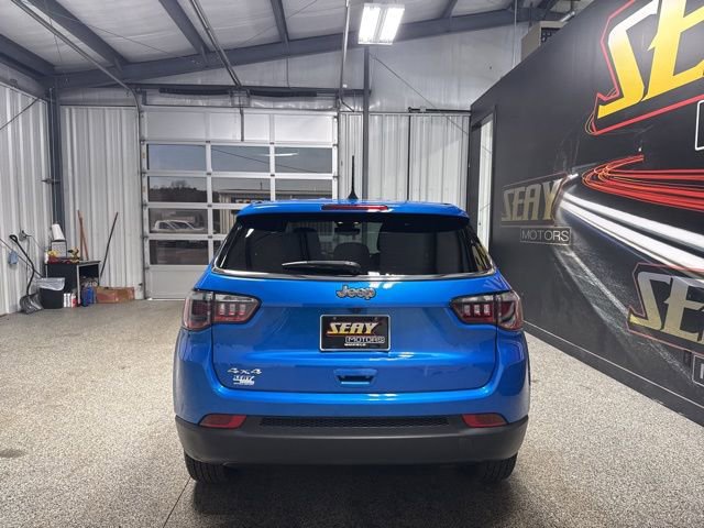 Used 2024 Jeep Compass Sport image 18