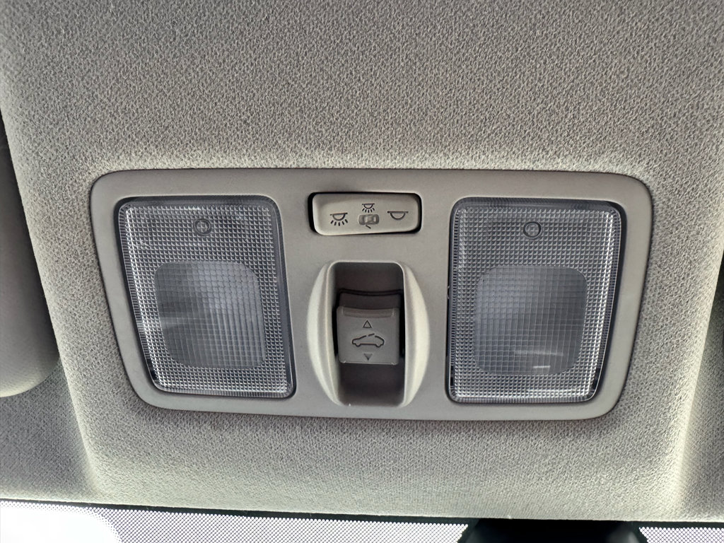 Used 2022 Hyundai Venue SEL w/ Cargo Package image 23