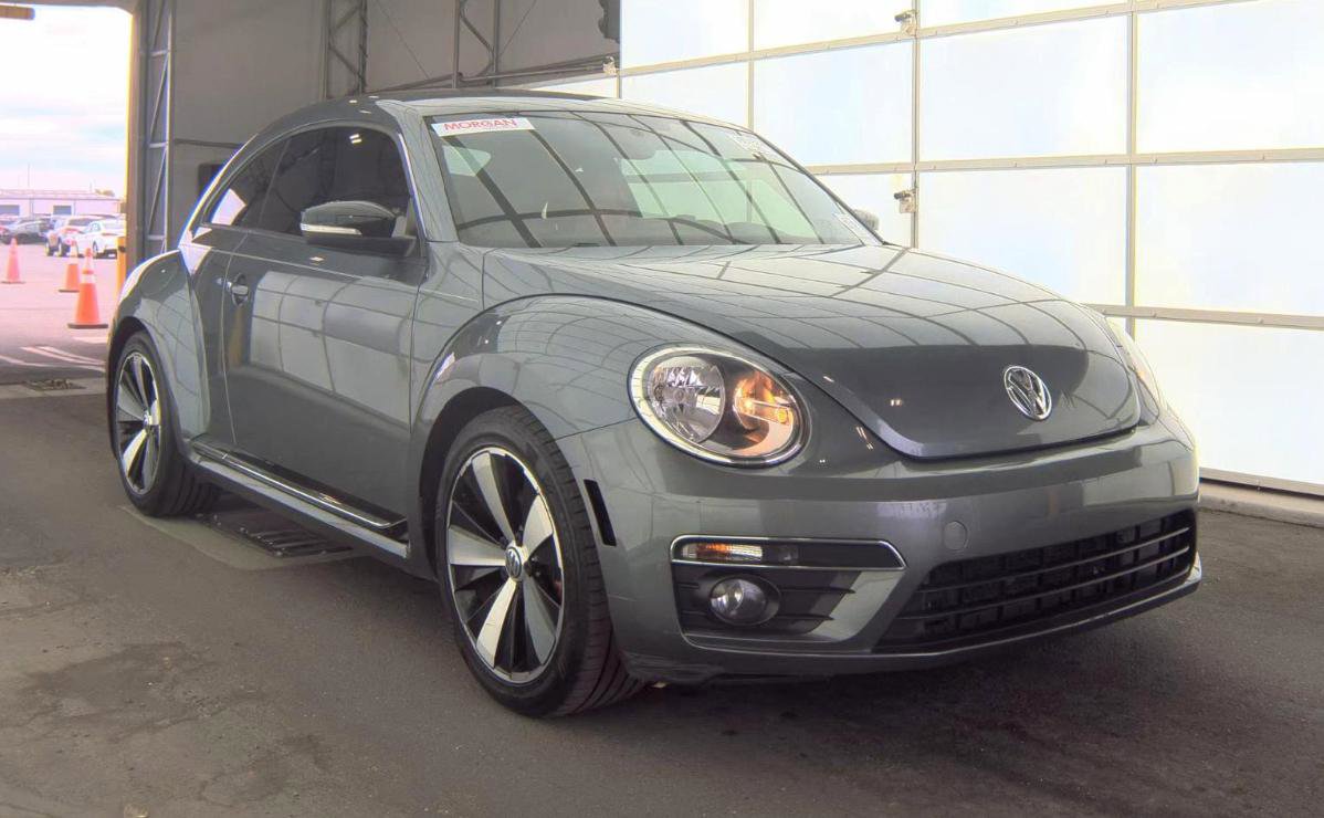 Used 2013 Volkswagen Beetle 2.0T image 3