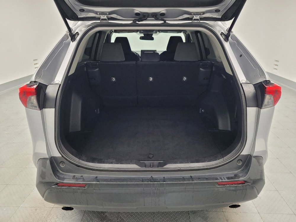 Used 2020 Toyota RAV4 XLE image 29