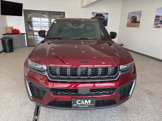 New 2026 Jeep Grand Cherokee L Limited w/ Limited Altitude Package AWD/4WD image 2