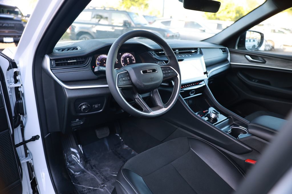 New 2026 Jeep Grand Cherokee Altitude AWD/4WD image 11